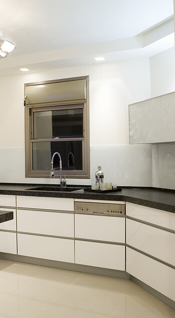 Hand free shadow line kitchen draws