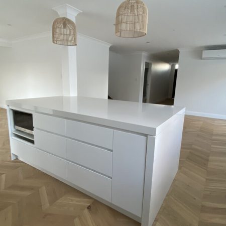 Kitchen bench island with draws